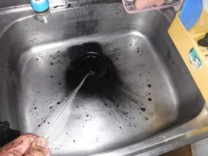キッチン排水口のつまりを高圧洗浄で解消しました！【施工事例】