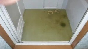 【浴室に汚水が逆流！？】排水管の詰まりと高圧洗浄の実例